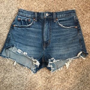Abercrombie High Rise Mom Short 26/2